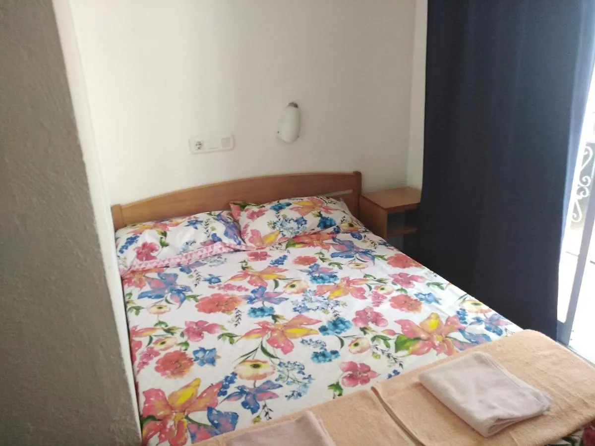 Can Pau Guesthouse Llançà Pensión