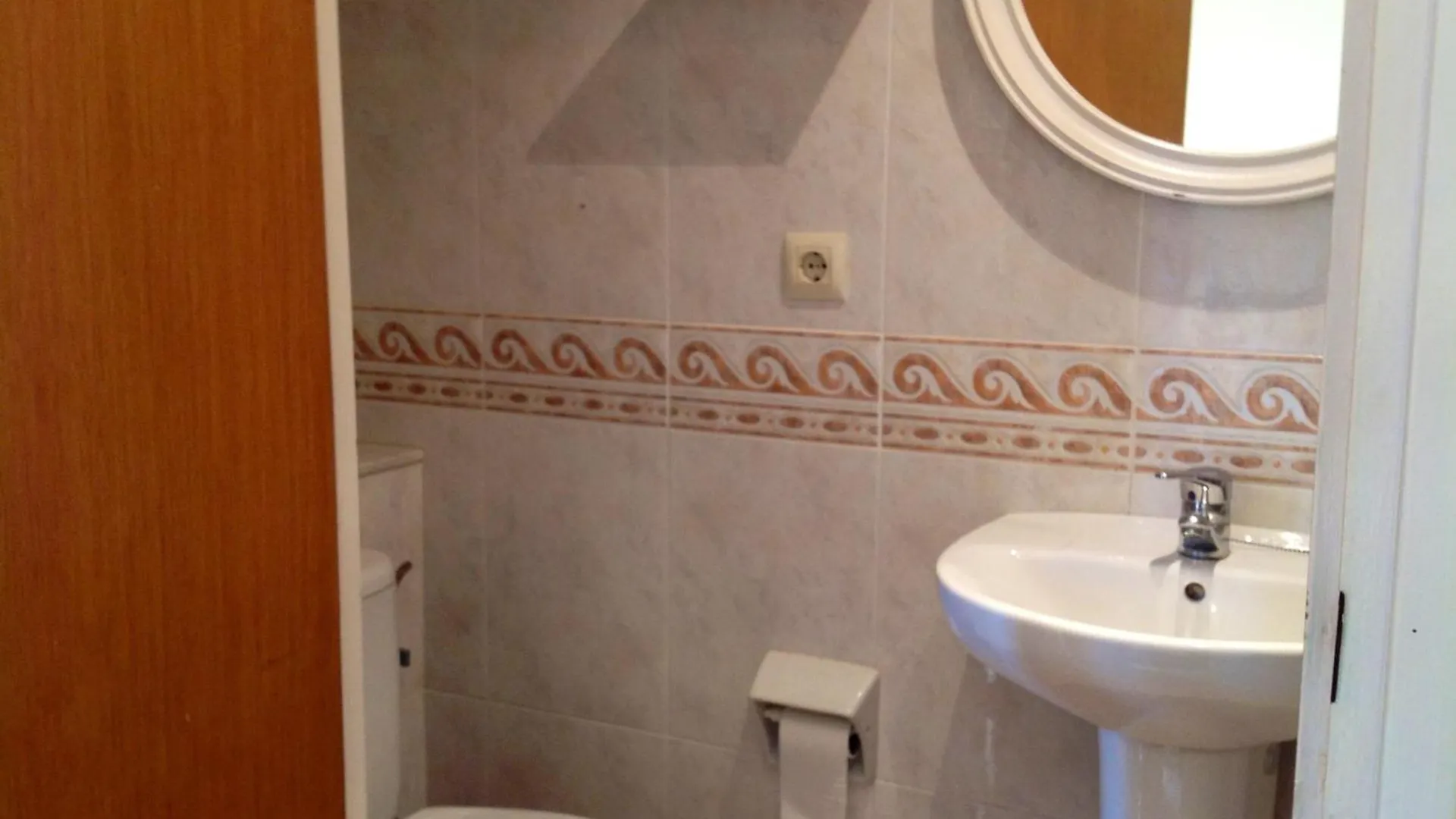 Pensión Can Pau Guesthouse Llançà