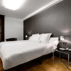 Mendebaldea 3*, Pamplona España