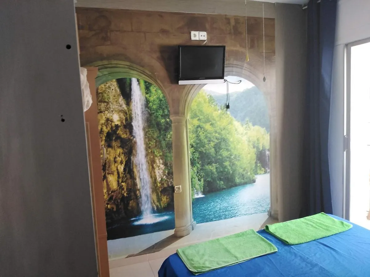 ゲストハウス Can Pau Guesthouse リャンサ スペイン