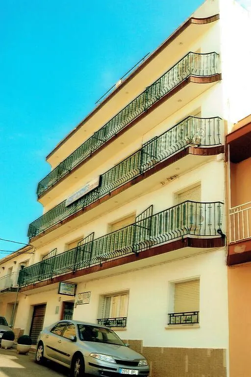 Can Pau Guesthouse リャンサ ゲストハウス